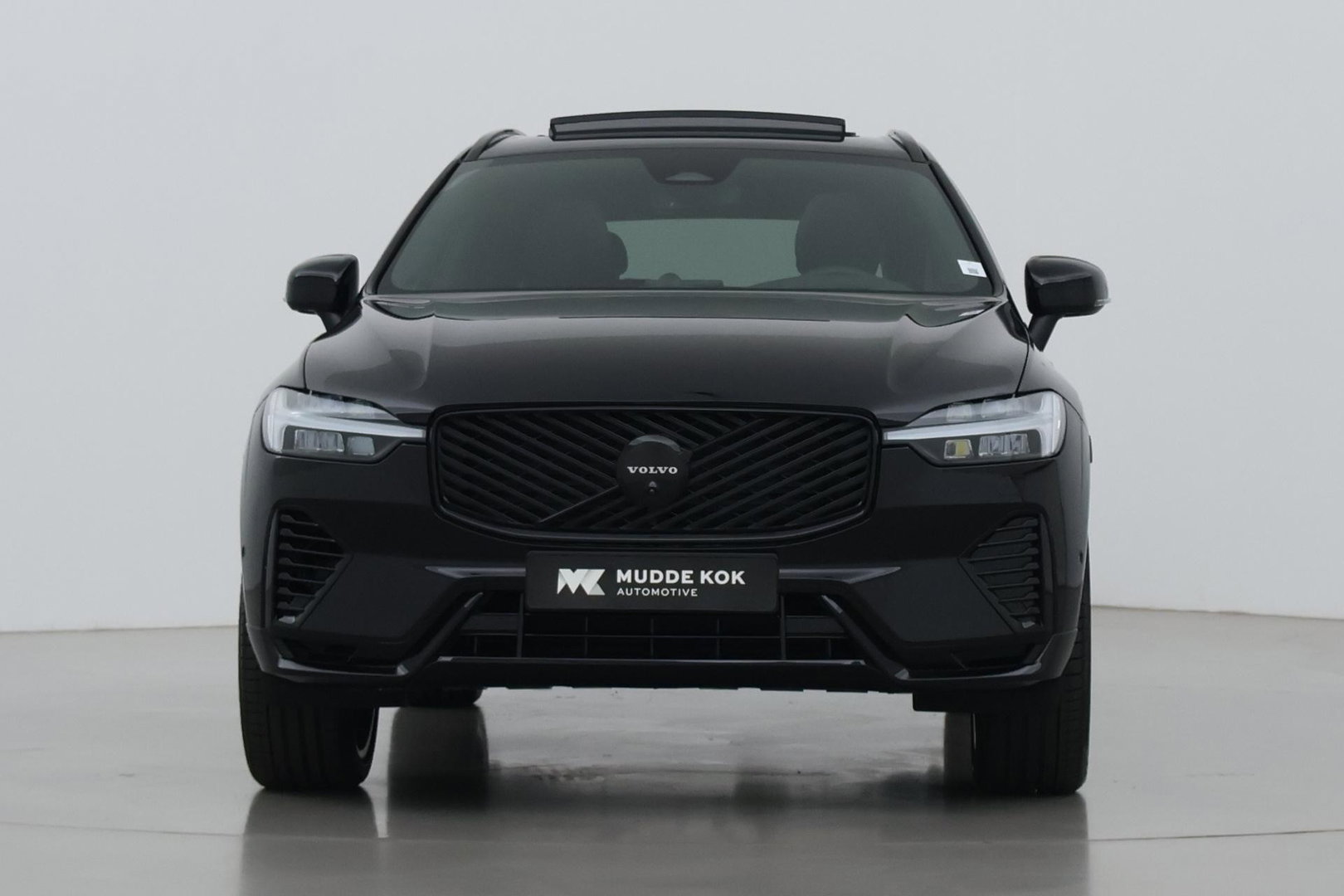 Volvo XC60 T8 Plug-in hybrid Ultra Black Edition | ACC | Panoramadak | Bowers&Wilkins | Head-Up | 360° Camera | Massage+Ventilatie | 21 inch