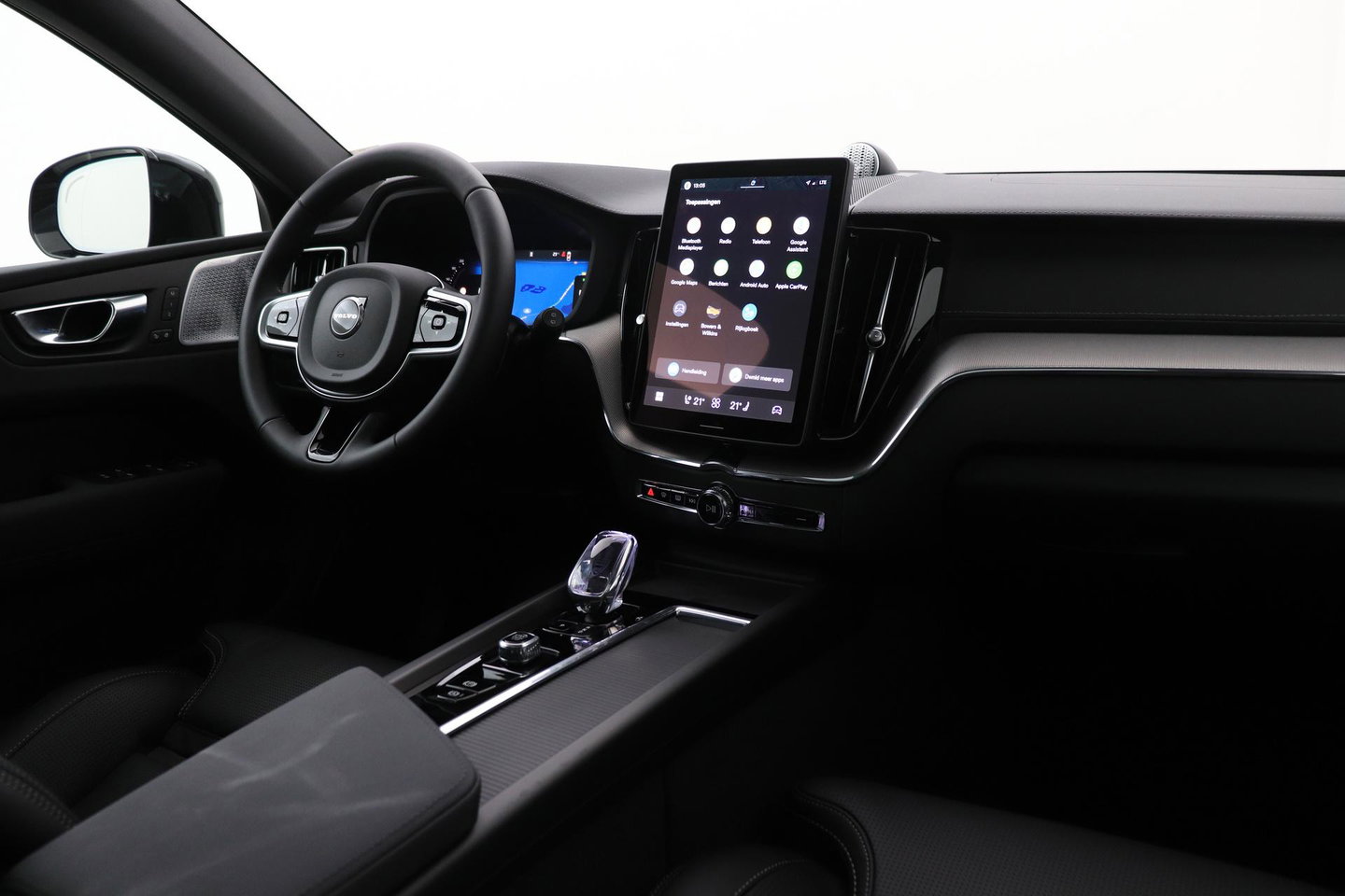 Volvo XC60 T8 Plug-in hybrid Ultra Black Edition | ACC | Panoramadak | Bowers&Wilkins | Head-Up | 360° Camera | Massage+Ventilatie | 21 inch