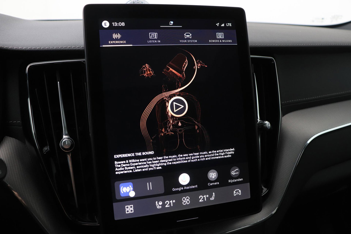 Volvo XC60 T8 Plug-in hybrid Ultra Black Edition | ACC | Panoramadak | Bowers&Wilkins | Head-Up | 360° Camera | Massage+Ventilatie | 21 inch