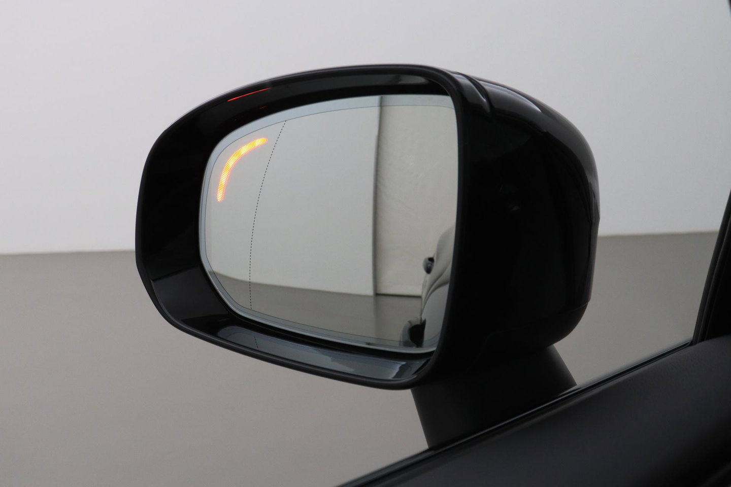 Volvo XC60 T8 Plug-in hybrid Ultra Black Edition | ACC | Panoramadak | Bowers&Wilkins | Head-Up | 360° Camera | Massage+Ventilatie | 21 inch