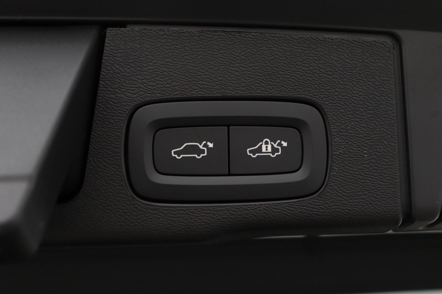 Volvo XC60 T8 Plug-in hybrid Ultra Black Edition | ACC | Panoramadak | Bowers&Wilkins | Head-Up | 360° Camera | Massage+Ventilatie | 21 inch