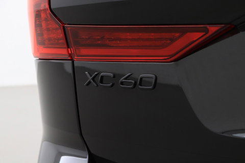 Volvo XC60 T8 Plug-in hybrid Ultra Black Edition | ACC | Panoramadak | Bowers&Wilkins | Head-Up | 360° Camera | Massage+Ventilatie | 21 inch