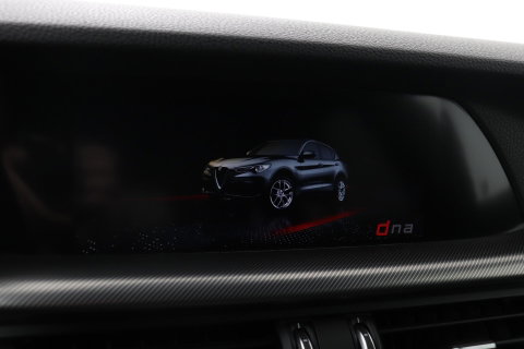 Alfa Romeo Stelvio 2.2 JTD AWD Veloce | Aut | Leder | Camera | 20 Inch | Getint Glas | ACC