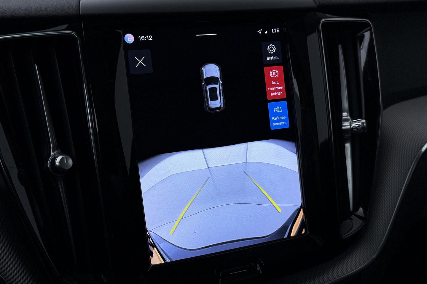 Volvo XC60 T6 Plug-in hybrid Plus Dark | Panoramadak | ACC | Stoel+Stuurverwarming | BLIS | Camera | 21 Inch