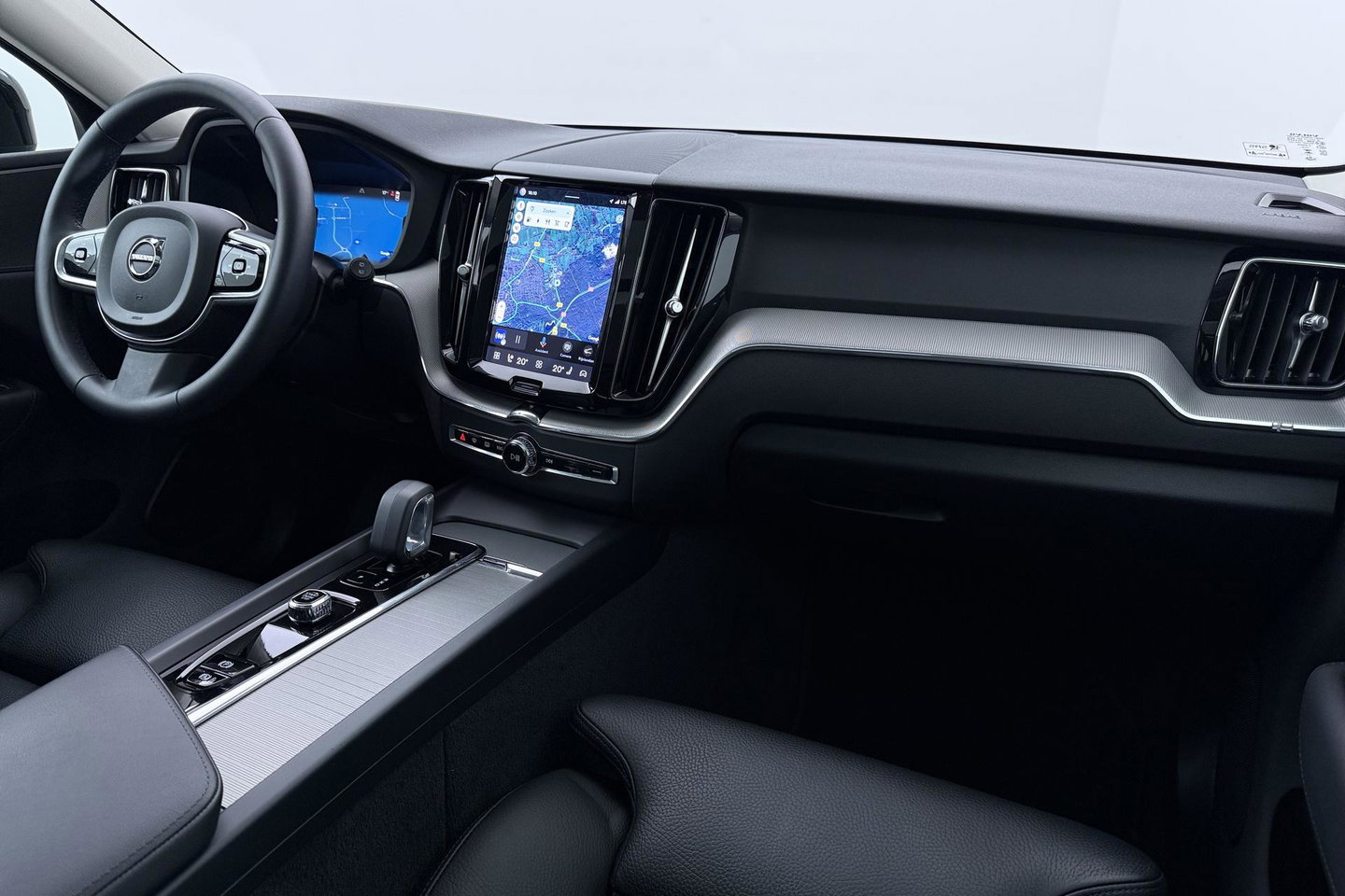 Volvo XC60 T6 Plug-in hybrid Plus Dark | Panoramadak | ACC | Stoel+Stuurverwarming | BLIS | Camera | 21 Inch