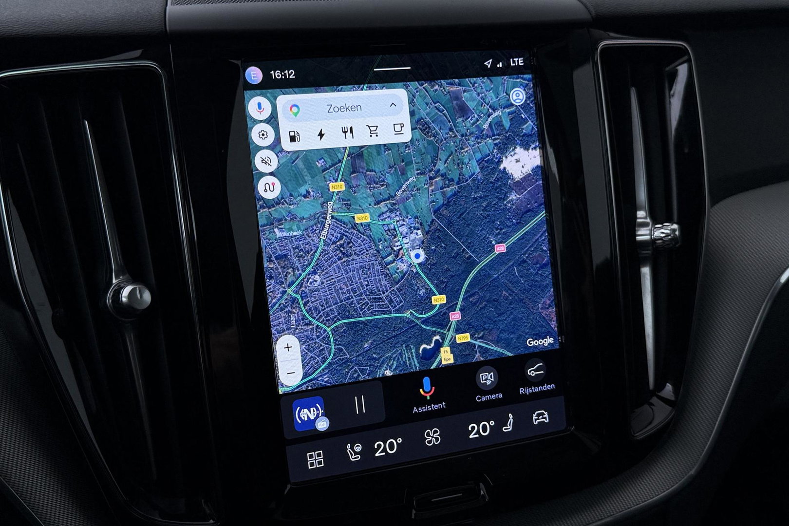 Volvo XC60 T6 Plug-in hybrid Plus Dark | Panoramadak | ACC | Stoel+Stuurverwarming | BLIS | Camera | 21 Inch