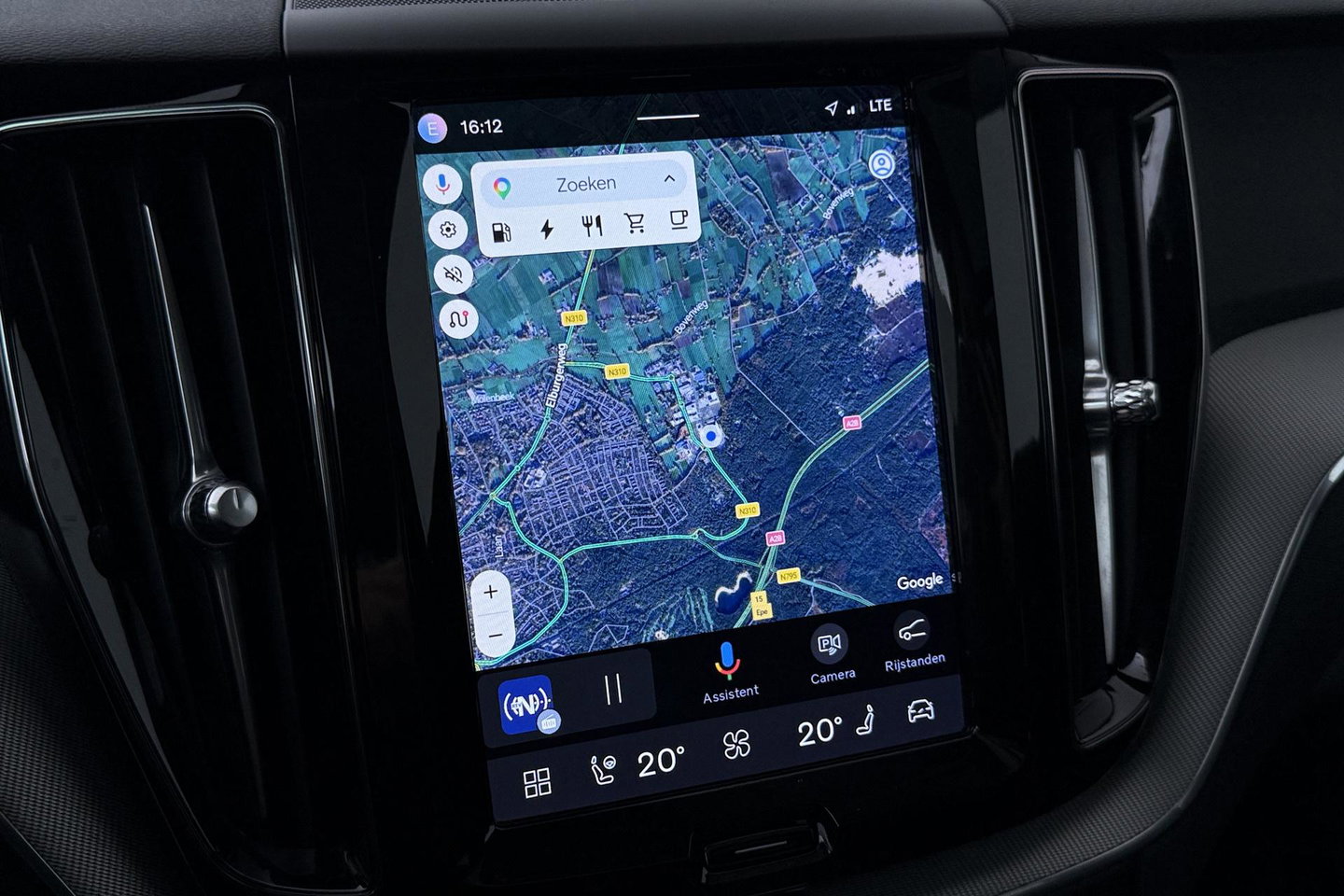 Volvo XC60 T6 Plug-in hybrid Plus Dark | Panoramadak | ACC | Stoel+Stuurverwarming | BLIS | Camera | 21 Inch
