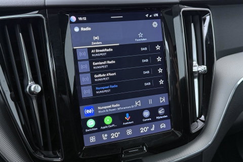 Volvo XC60 T6 Plug-in hybrid Plus Dark | Panoramadak | ACC | Stoel+Stuurverwarming | BLIS | Camera | 21 Inch
