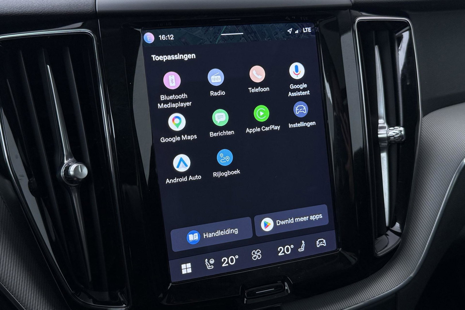 Volvo XC60 T6 Plug-in hybrid Plus Dark | Panoramadak | ACC | Stoel+Stuurverwarming | BLIS | Camera | 21 Inch