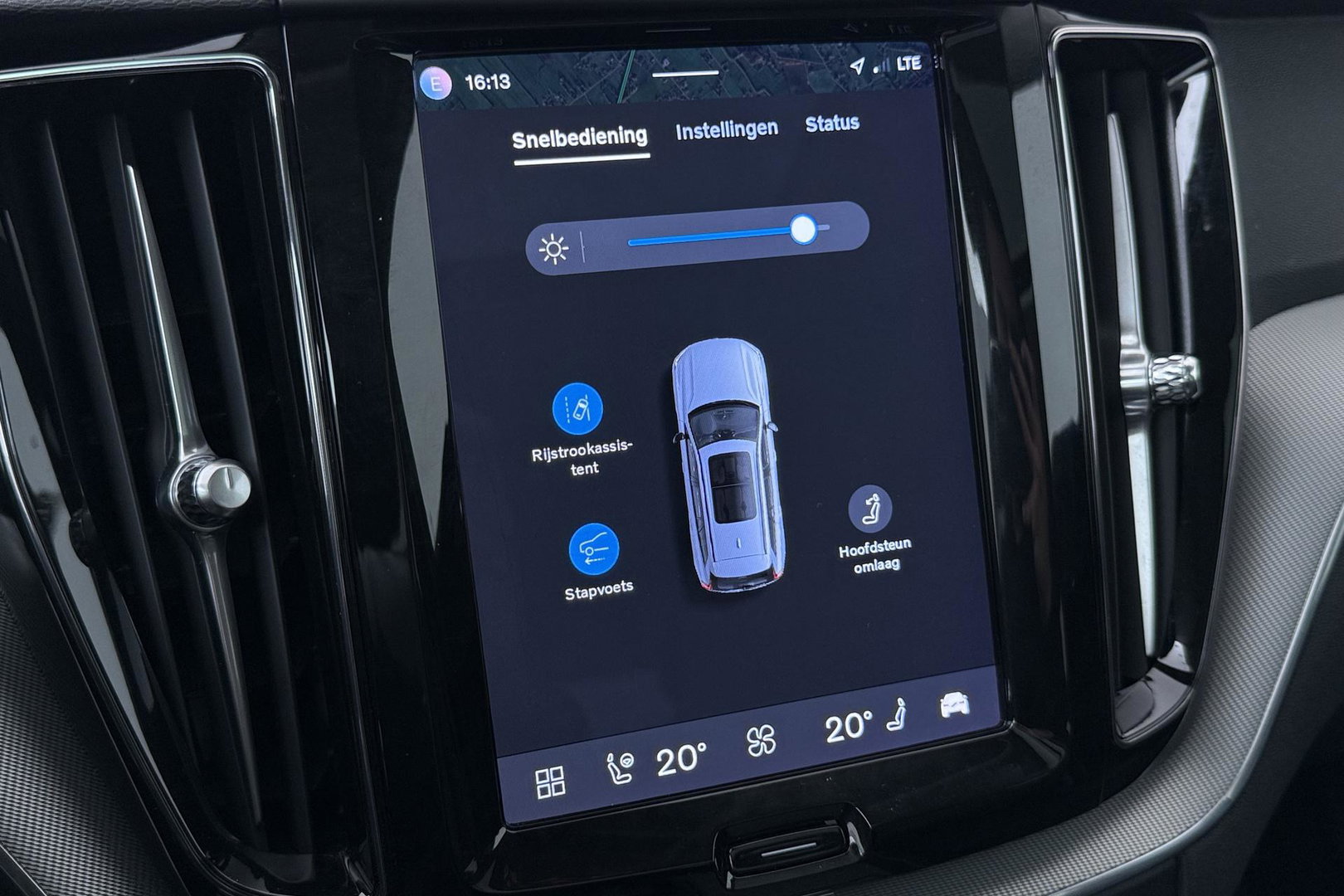 Volvo XC60 T6 Plug-in hybrid Plus Dark | Panoramadak | ACC | Stoel+Stuurverwarming | BLIS | Camera | 21 Inch