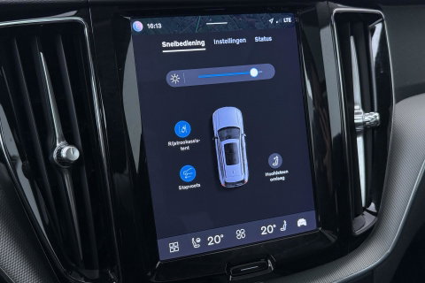 Volvo XC60 T6 Plug-in hybrid Plus Dark | Panoramadak | ACC | Stoel+Stuurverwarming | BLIS | Camera | 21 Inch