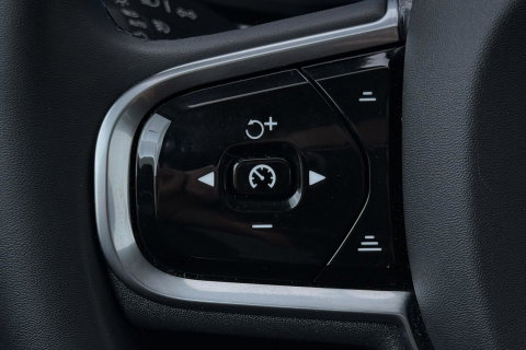 Volvo XC60 T6 Plug-in hybrid Plus Dark | Panoramadak | ACC | Stoel+Stuurverwarming | BLIS | Camera | 21 Inch