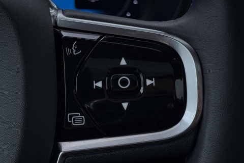 Volvo XC60 T6 Plug-in hybrid Plus Dark | Panoramadak | ACC | Stoel+Stuurverwarming | BLIS | Camera | 21 Inch