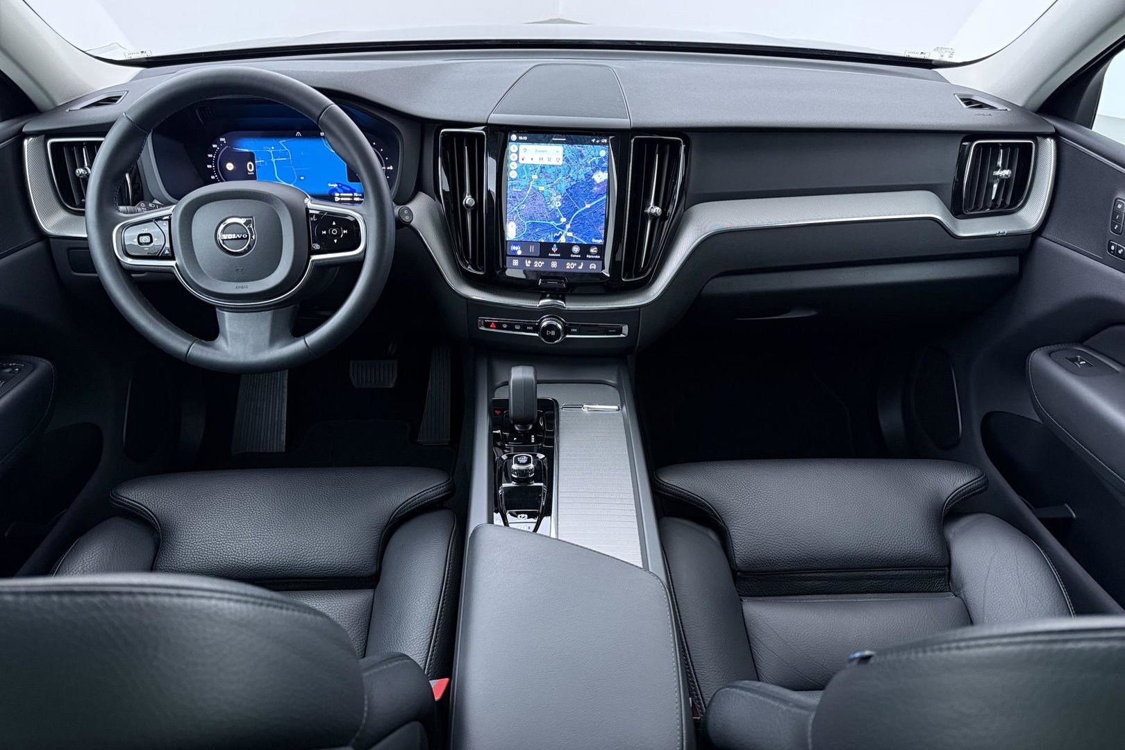 Volvo XC60 T6 Plug-in hybrid Plus Dark | Panoramadak | ACC | Stoel+Stuurverwarming | BLIS | Camera | 21 Inch