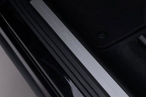Volvo XC60 T6 Plug-in hybrid Plus Dark | Panoramadak | ACC | Stoel+Stuurverwarming | BLIS | Camera | 21 Inch