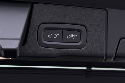 Volvo XC60 T6 Plug-in hybrid Plus Dark | Panoramadak | ACC | Stoel+Stuurverwarming | BLIS | Camera | 21 Inch