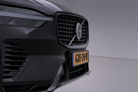 Volvo XC60 T6 Plug-in hybrid Plus Dark | Panoramadak | ACC | Stoel+Stuurverwarming | BLIS | Camera | 21 Inch