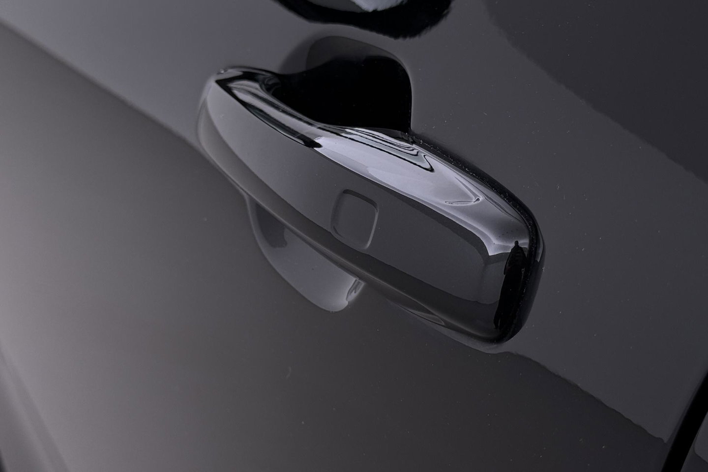 Volvo XC60 T6 Plug-in hybrid Plus Dark | Panoramadak | ACC | Stoel+Stuurverwarming | BLIS | Camera | 21 Inch