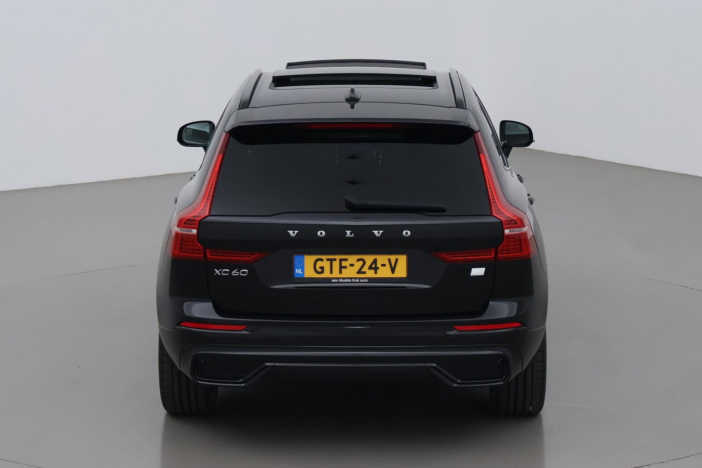Volvo XC60 T6 Plug-in hybrid Plus Dark | Panoramadak | ACC | Stoel+Stuurverwarming | BLIS | Camera | 21 Inch