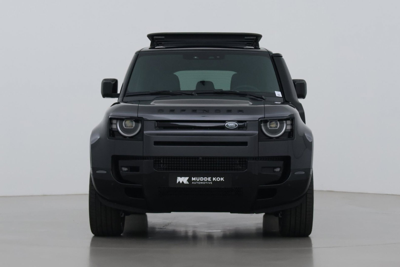 Land Rover Defender 2.0 P300e 110 X-Dynamic HSE | FACELIFT | Explorer Pack | ClearSight | Meridian Surround | Head-Up | Panoramadak | Trekhaak