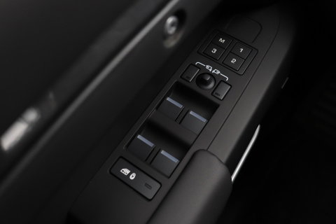 Land Rover Defender 2.0 P300e 110 X-Dynamic HSE | FACELIFT | Explorer Pack | ClearSight | Meridian Surround | Head-Up | Panoramadak | Trekhaak