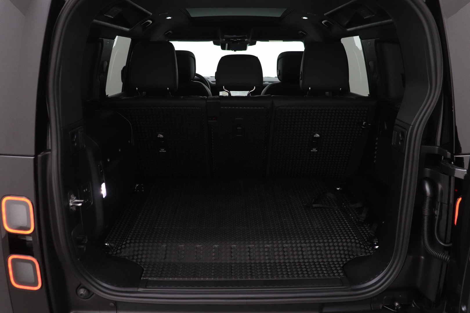 Land Rover Defender 2.0 P300e 110 X-Dynamic HSE | FACELIFT | Explorer Pack | ClearSight | Meridian Surround | Head-Up | Panoramadak | Trekhaak