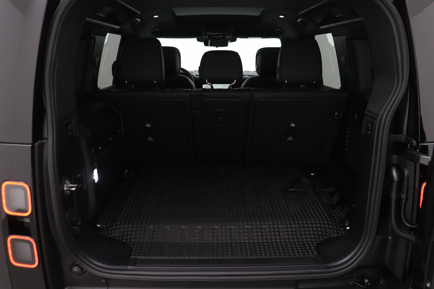 Land Rover Defender 2.0 P300e 110 X-Dynamic HSE | FACELIFT | Explorer Pack | ClearSight | Meridian Surround | Head-Up | Panoramadak | Trekhaak