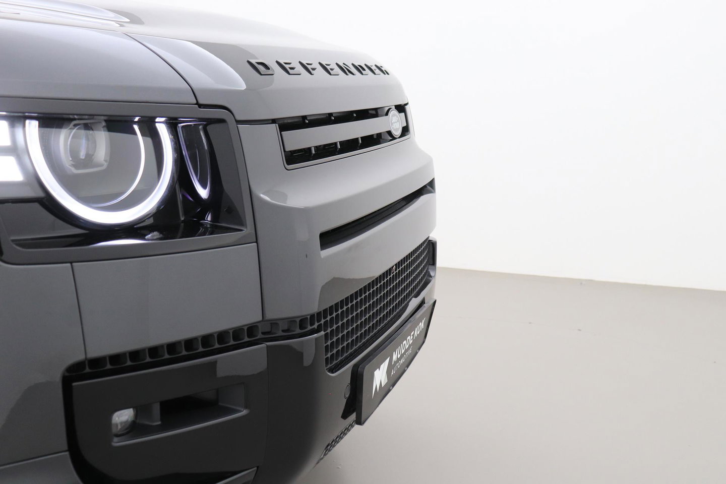 Land Rover Defender 2.0 P300e 110 X-Dynamic HSE | FACELIFT | Explorer Pack | ClearSight | Meridian Surround | Head-Up | Panoramadak | Trekhaak