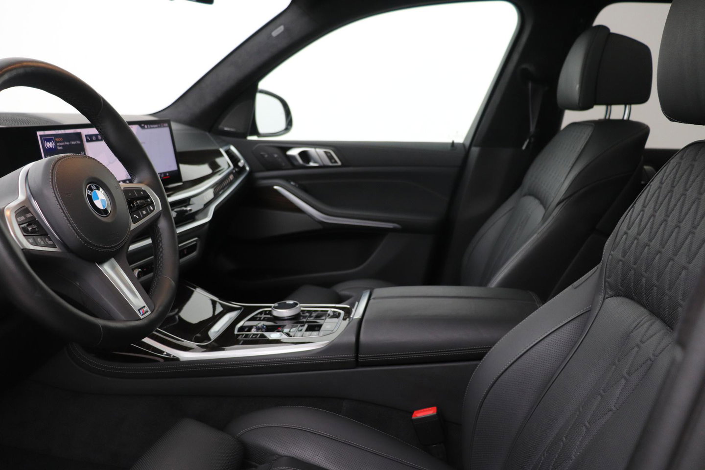 BMW X7 xDrive40i | M-Sport | 7P | Luchtvering | 22 Inch | Panoramadak | Head-Up | 360° Camera | Trekhaak