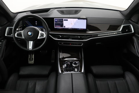 BMW X7 xDrive40i | M-Sport | 7P | Luchtvering | 22 Inch | Panoramadak | Head-Up | 360° Camera | Trekhaak