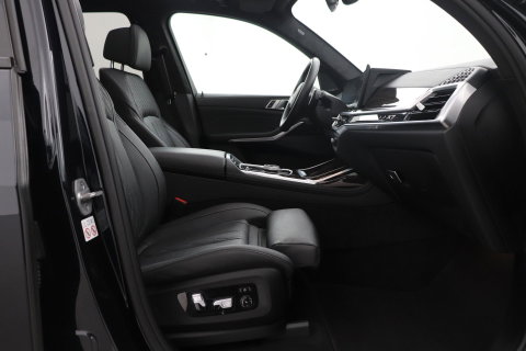 BMW X7 xDrive40i | M-Sport | 7P | Luchtvering | 22 Inch | Panoramadak | Head-Up | 360° Camera | Trekhaak