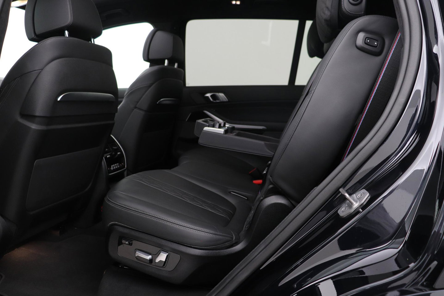 BMW X7 xDrive40i | M-Sport | 7P | Luchtvering | 22 Inch | Panoramadak | Head-Up | 360° Camera | Trekhaak