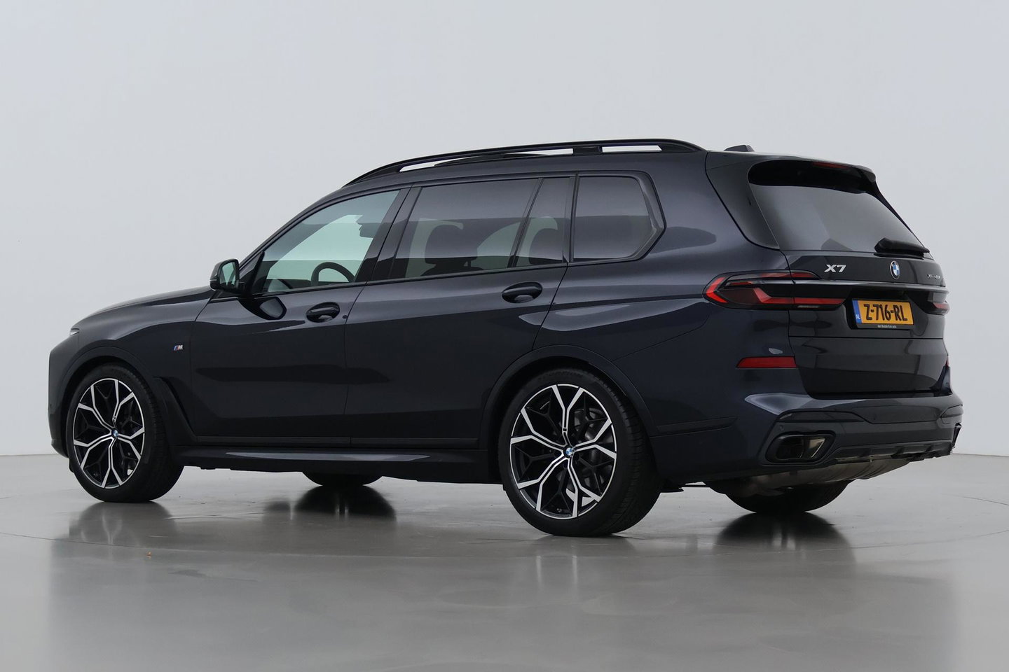BMW X7 xDrive40i | M-Sport | 7P | Luchtvering | 22 Inch | Panoramadak | Head-Up | 360° Camera | Trekhaak