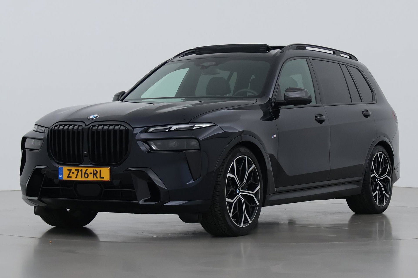 BMW X7 xDrive40i | M-Sport | 7P | Luchtvering | 22 Inch | Panoramadak | Head-Up | 360° Camera | Trekhaak