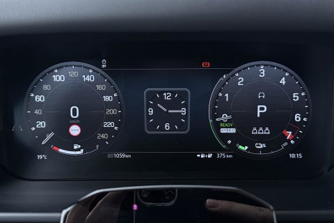 Land Rover Defender 2.0 P300e 110 X | FACELIFT | ClearSight | Meridian Surround | Trekhaak | Luchtvering | Koelbox | Panoramadak | 22 Inch