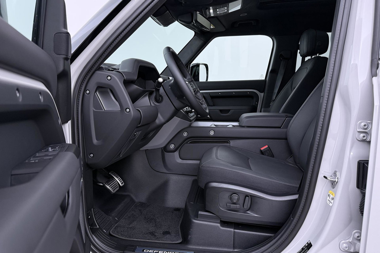 Land Rover Defender 2.0 P300e 110 X | FACELIFT | ClearSight | Meridian Surround | Trekhaak | Luchtvering | Koelbox | Panoramadak | 22 Inch
