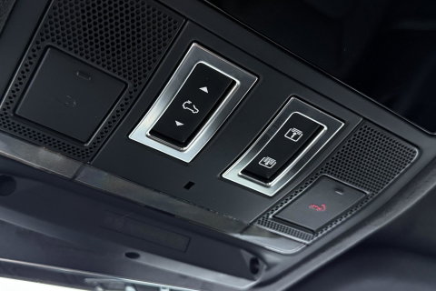 Land Rover Defender 2.0 P300e 110 X | FACELIFT | ClearSight | Meridian Surround | Trekhaak | Luchtvering | Koelbox | Panoramadak | 22 Inch