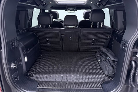 Land Rover Defender 2.0 P300e 110 X | FACELIFT | ClearSight | Meridian Surround | Trekhaak | Luchtvering | Koelbox | Panoramadak | 22 Inch