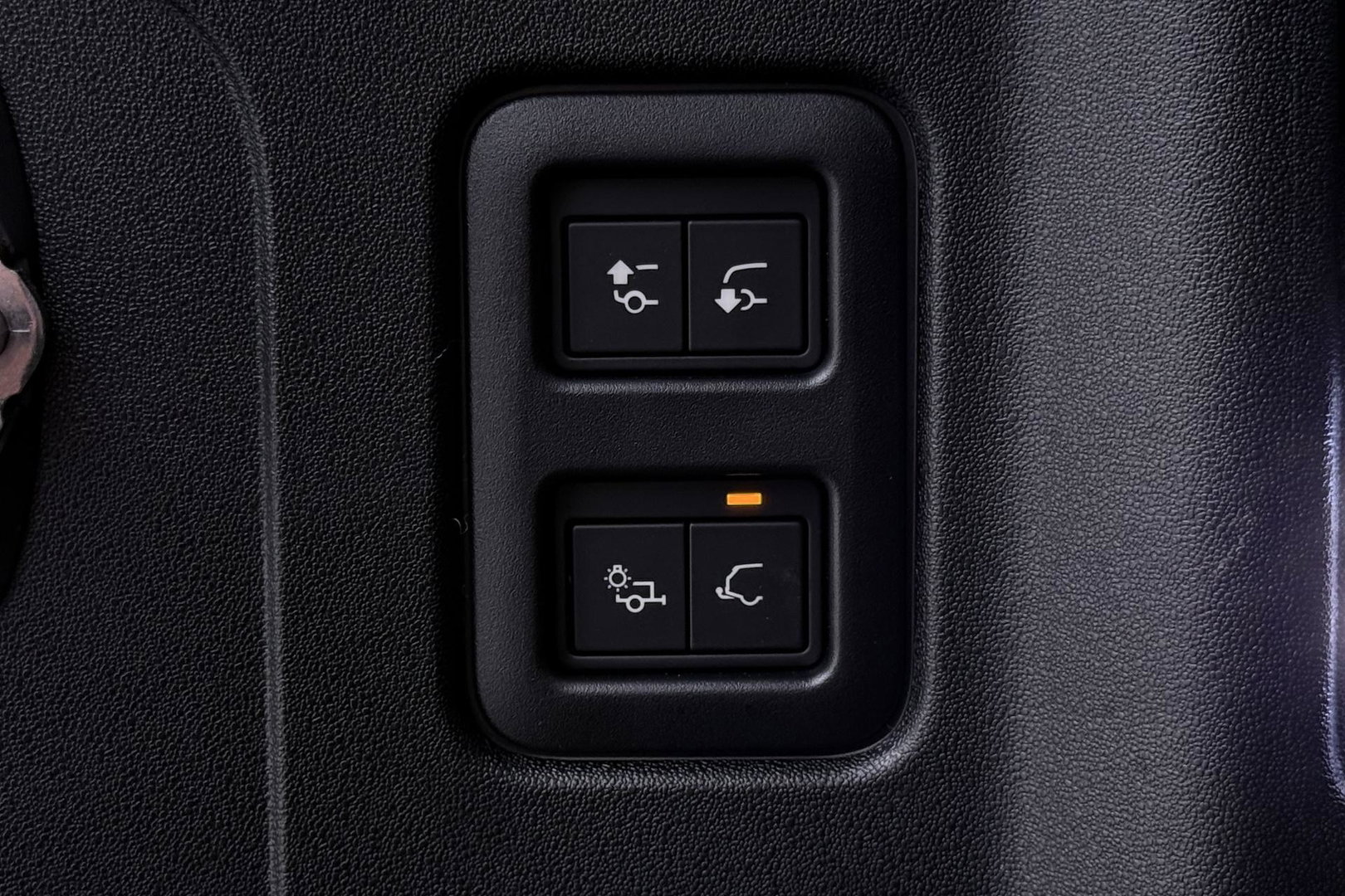 Land Rover Defender 2.0 P300e 110 X | FACELIFT | ClearSight | Meridian Surround | Trekhaak | Luchtvering | Koelbox | Panoramadak | 22 Inch