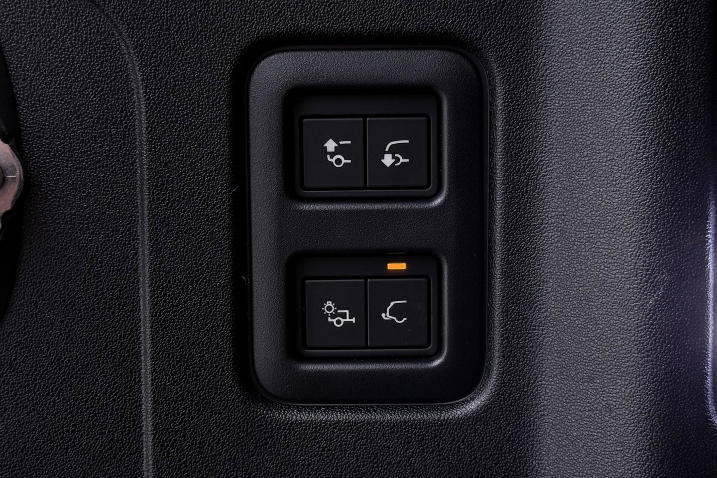 Land Rover Defender 2.0 P300e 110 X | FACELIFT | ClearSight | Meridian Surround | Trekhaak | Luchtvering | Koelbox | Panoramadak | 22 Inch