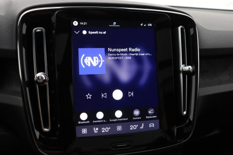 Volvo EX40 Twin Motor Plus Black Edition 82 kWh | ACC | Panoramadak | 360° Camera | Harman/Kardon | Stoel+Stuurverwarming | 20 Inch