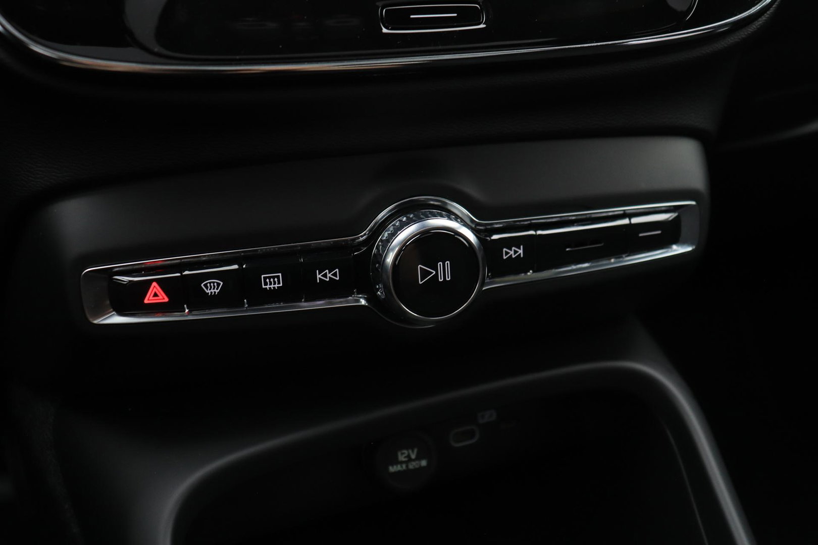Volvo EX40 Twin Motor Plus Black Edition 82 kWh | ACC | Panoramadak | 360° Camera | Harman/Kardon | Stoel+Stuurverwarming | 20 Inch