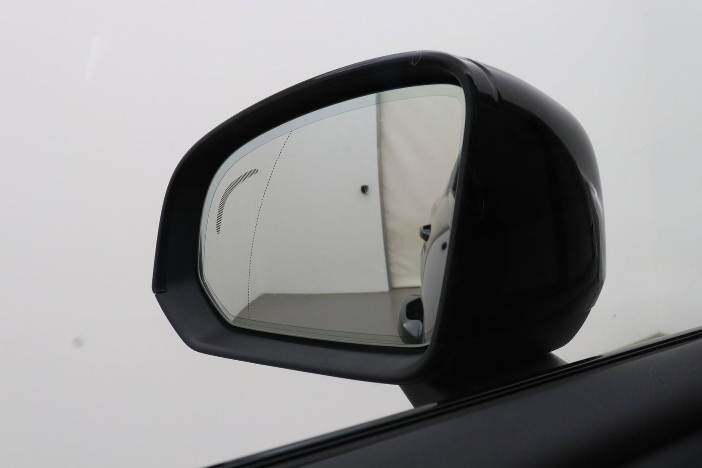 Volvo EX40 Twin Motor Plus Black Edition 82 kWh | ACC | Panoramadak | 360° Camera | Harman/Kardon | Stoel+Stuurverwarming | 20 Inch