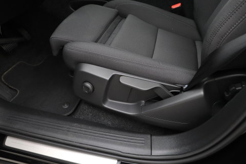Volvo EX40 Twin Motor Plus Black Edition 82 kWh | ACC | Panoramadak | 360° Camera | Harman/Kardon | Stoel+Stuurverwarming | 20 Inch