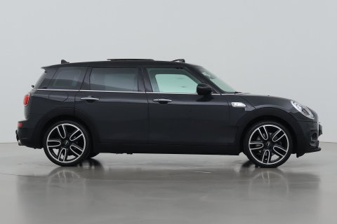 MINI Clubman 2.0 Cooper S Chili Serious Business | Panoramadak | Trekhaak | Keyless | Stoelverwarming | LED | 19 Inch