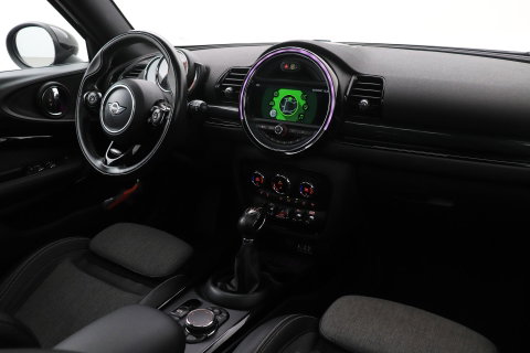 MINI Clubman 2.0 Cooper S Chili Serious Business | Panoramadak | Trekhaak | Keyless | Stoelverwarming | LED | 19 Inch