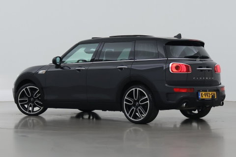 MINI Clubman 2.0 Cooper S Chili Serious Business | Panoramadak | Trekhaak | Keyless | Stoelverwarming | LED | 19 Inch