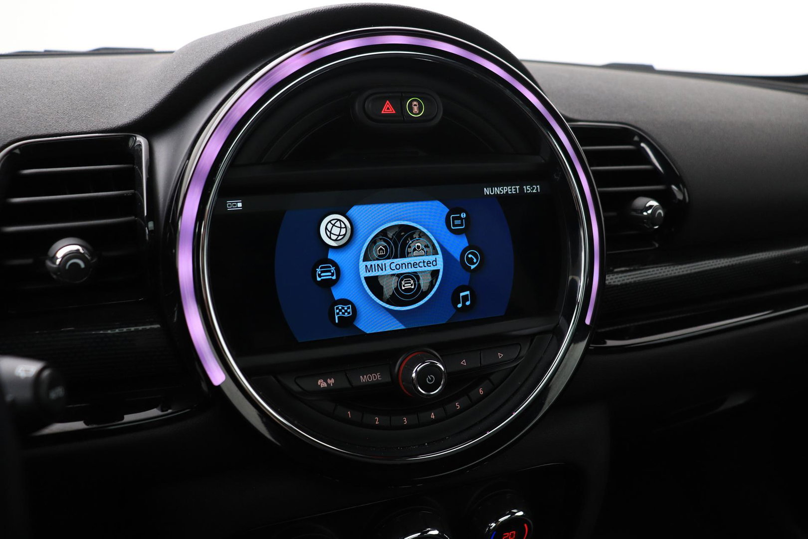 MINI Clubman 2.0 Cooper S Chili Serious Business | Panoramadak | Trekhaak | Keyless | Stoelverwarming | LED | 19 Inch