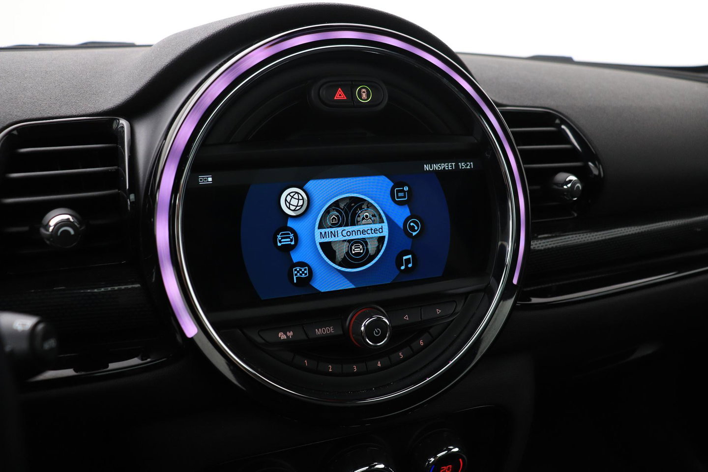 MINI Clubman 2.0 Cooper S Chili Serious Business | Panoramadak | Trekhaak | Keyless | Stoelverwarming | LED | 19 Inch
