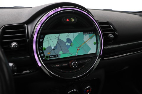 MINI Clubman 2.0 Cooper S Chili Serious Business | Panoramadak | Trekhaak | Keyless | Stoelverwarming | LED | 19 Inch